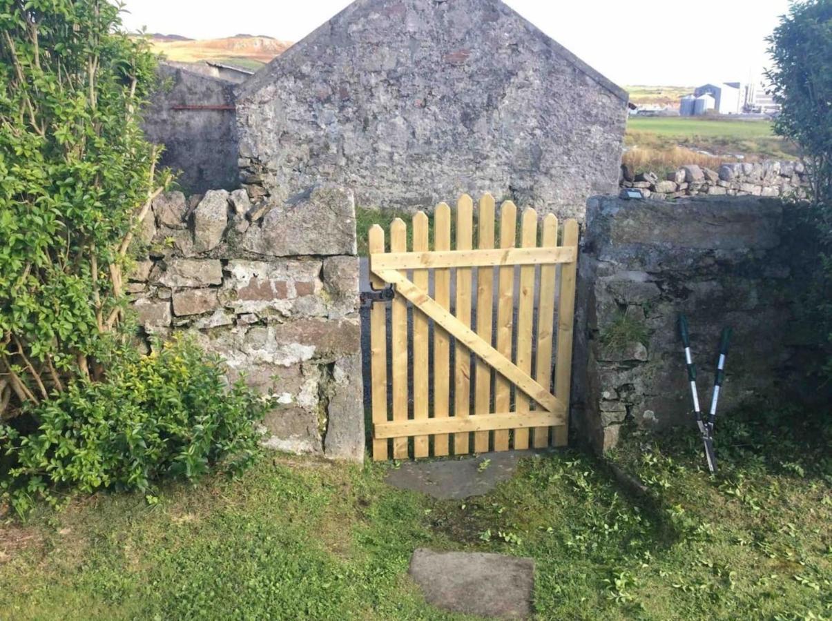 Quaint And Quirky Former Crofters Cottage In Port Ellen Eksteriør bilde